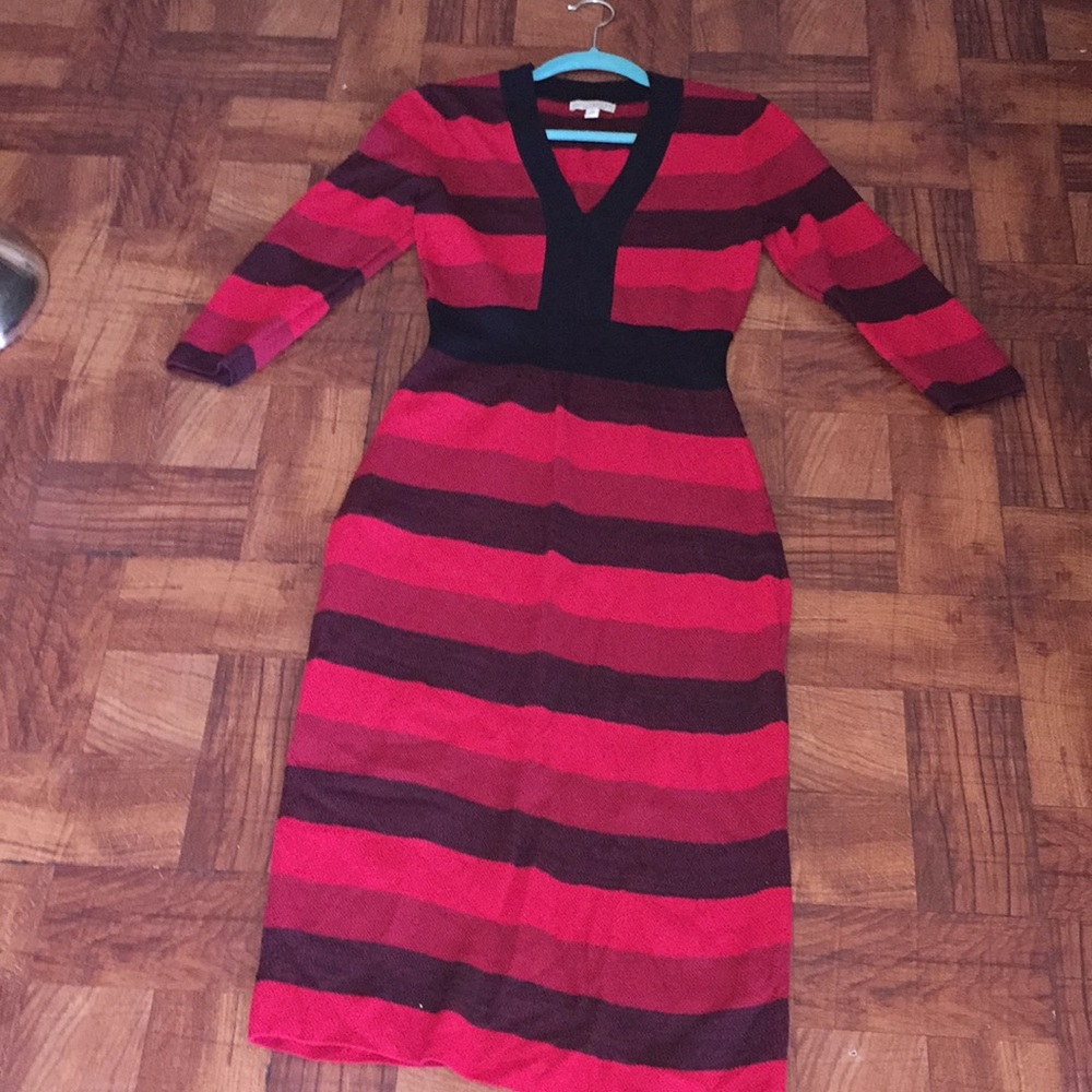 Dress - Picture 2 of 4